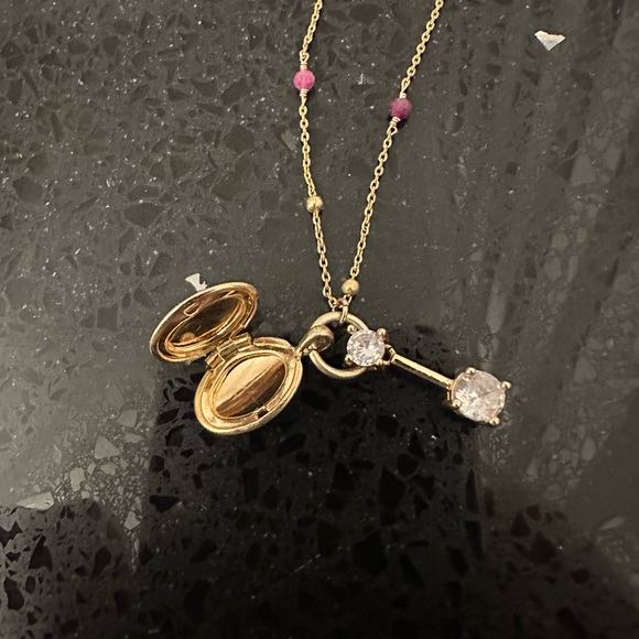 Retro gold necklace by anthropologie - Picture 2 of 3